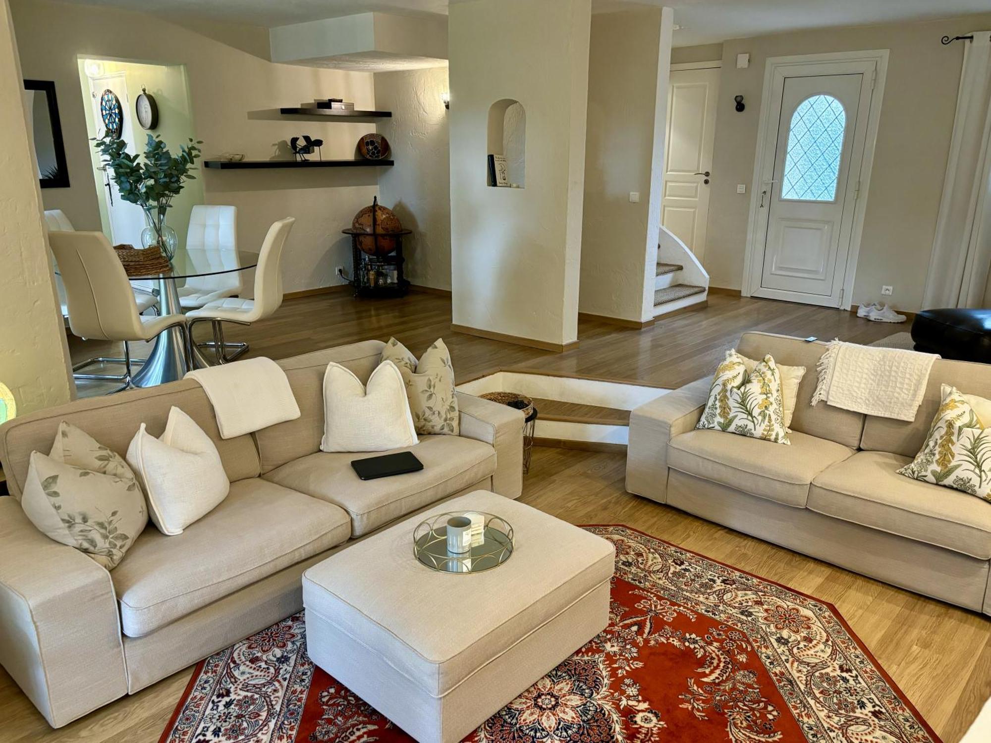 Villa Charming 3-bed In Near Cannes *