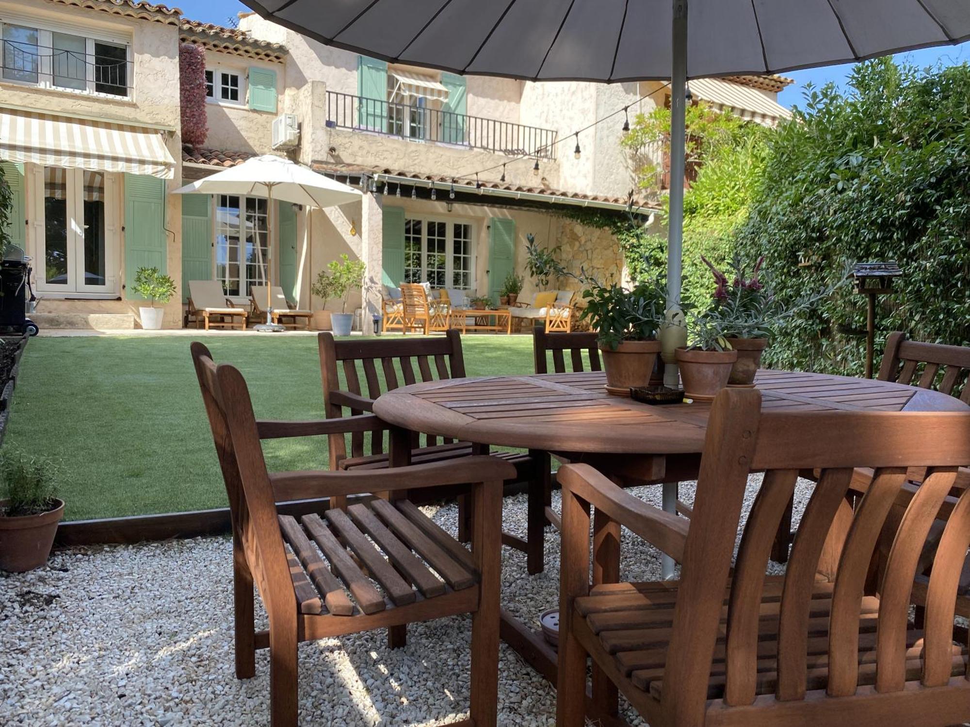 Villa Charming 3-bed In Near Cannes